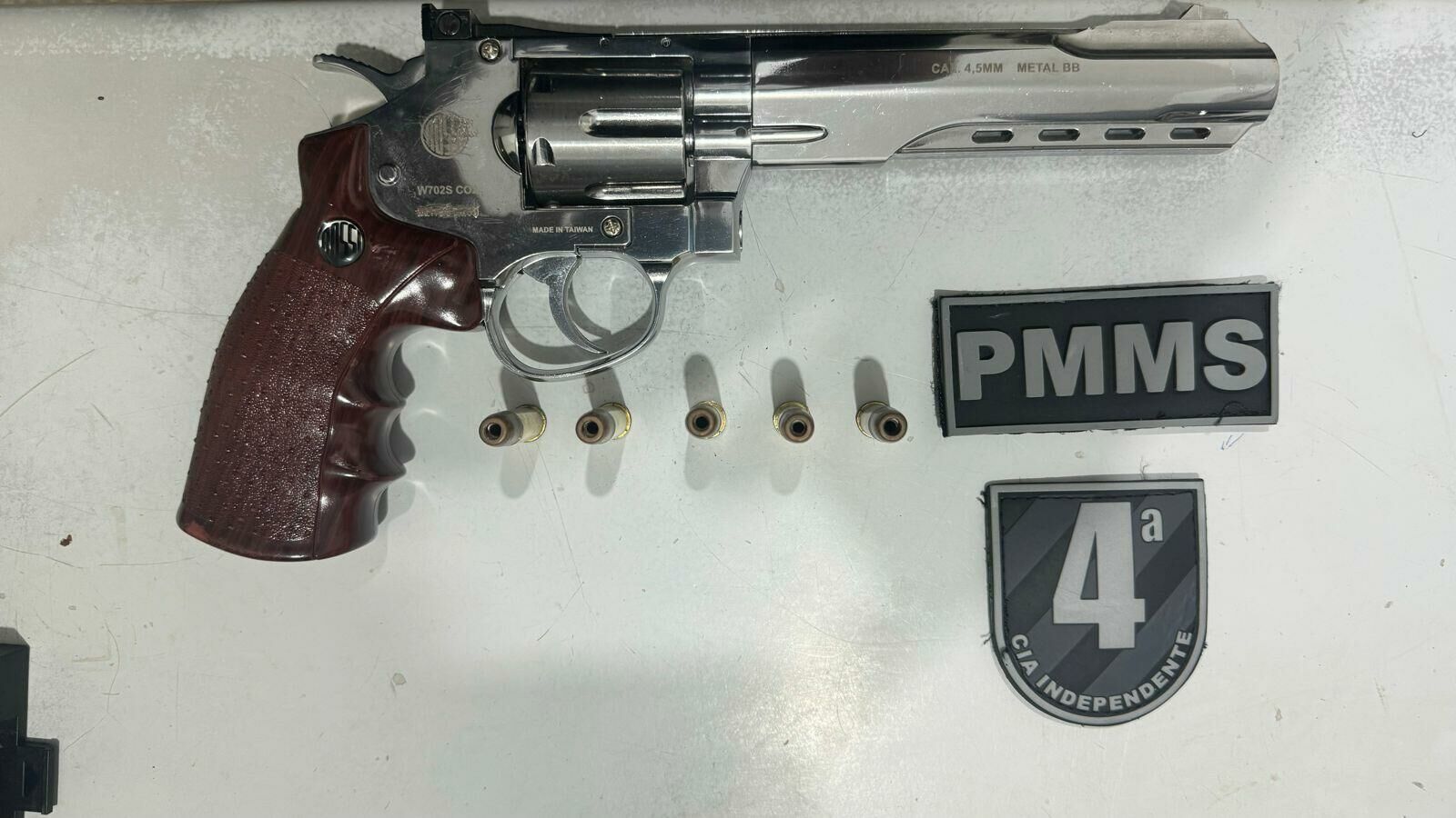 Imagem de compartilhamento para o artigo Adolescentes de 16 anos são flagrados com simulacro de arma em Chapadão Sul  da MS Todo dia
